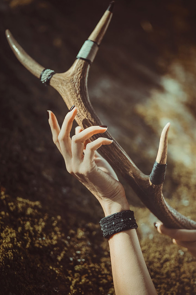 Moondust jewelry inspired by Sami Lappish traditions, crafting with reindeer antlers