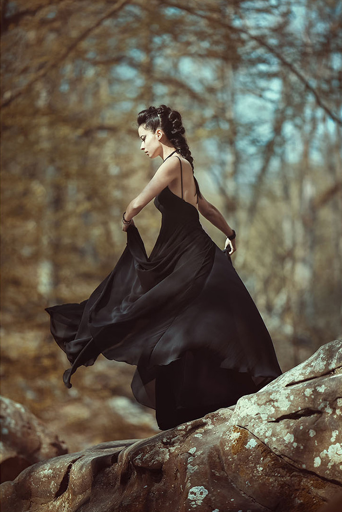 Moondust jewelry inspired by Sami Lappish traditions, dance in the woods