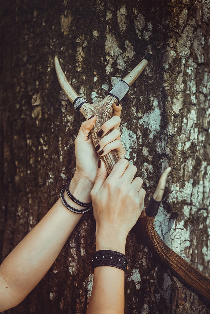 Moondust jewelry inspired by Sami Lappish traditions, crafting with reindeer antlers