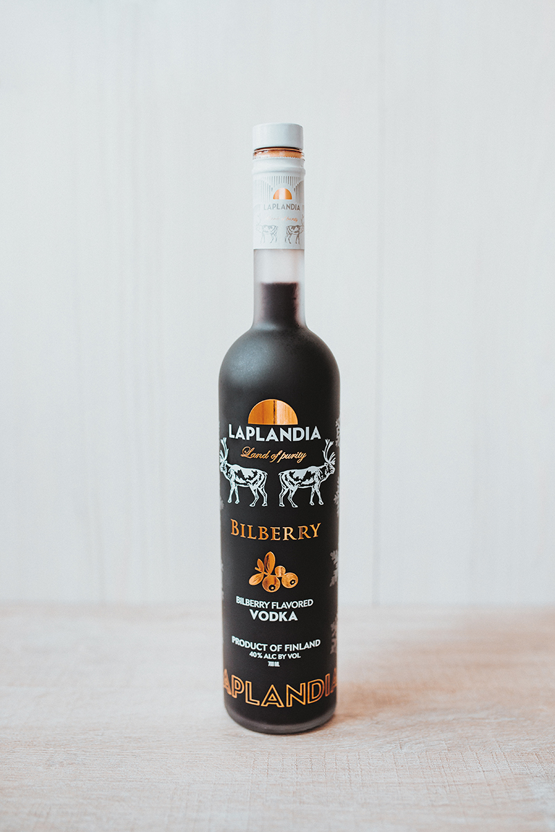 Raphaelle Monvoisin Laplandia berries vodka liquor spirit drink alcohol packshot product food still life photography