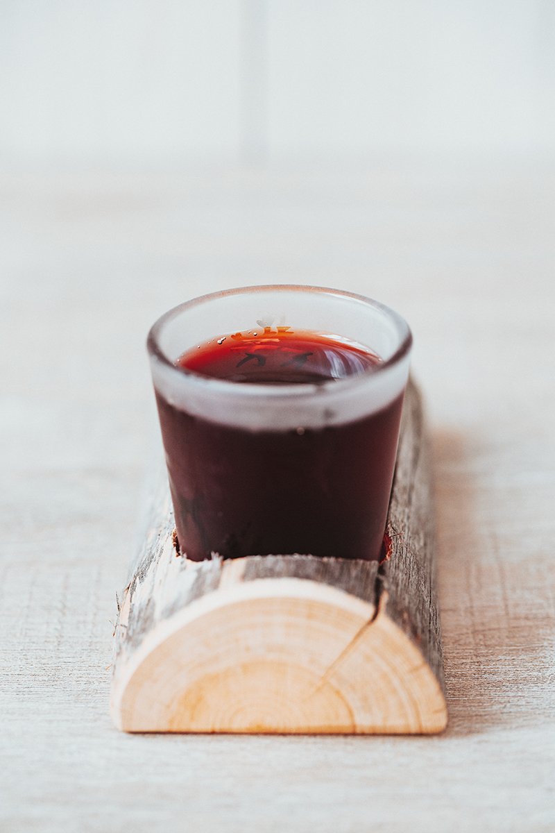 Raphaelle Monvoisin Laplandia berries vodka liquor spirit drink alcohol packshot product food still life photography
