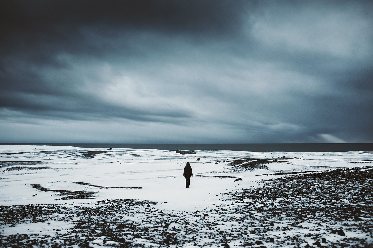 Raphaelle Monvoisin Silentium series photogrpahy silence silhouette light selfportrait